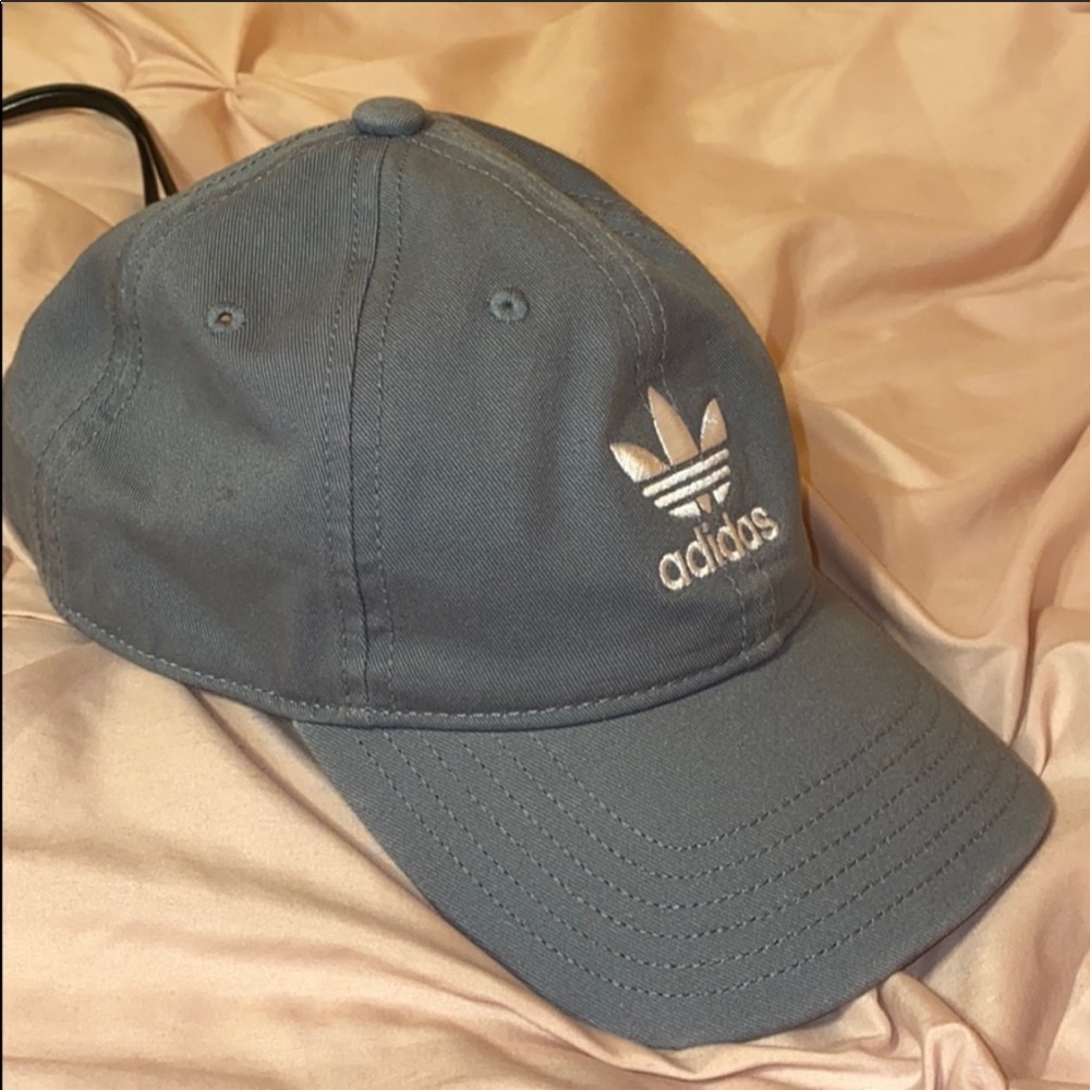 GREY ADIDAS CAP 🧢 ‼️